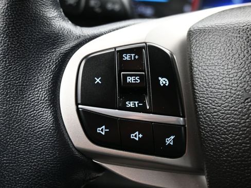 Used 2022 Ford Explorer XLT w/ Equipment Group 202A image 28