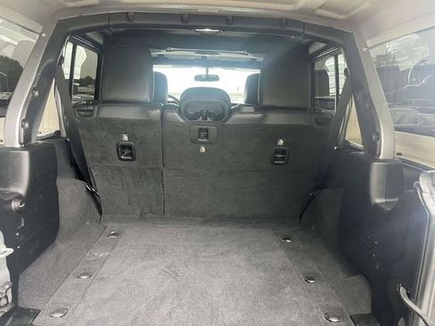 Used 2018 Jeep Wrangler Unlimited Sahara w/ Dual Top Group AWD/4WD image 15