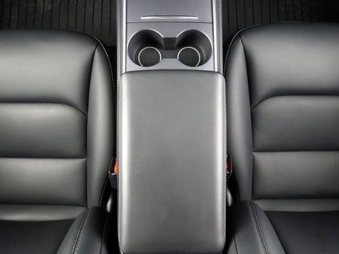 Used 2025 Tesla Model Y Performance image 23