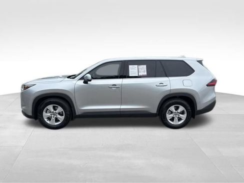Used 2025 Toyota Grand Highlander FWD image 2