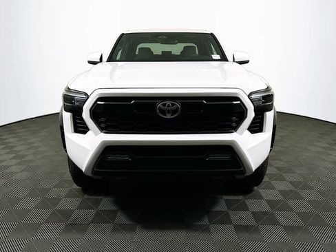 Certified 2025 Toyota Tacoma TRD Off-Road image 3