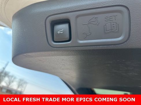 Used 2022 Ford Expedition XLT image 17