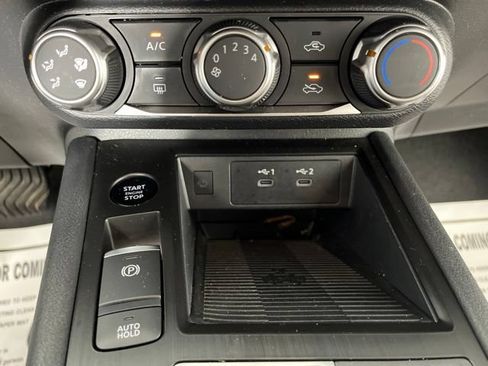 Used 2025 Nissan Kicks SV FWD image 27