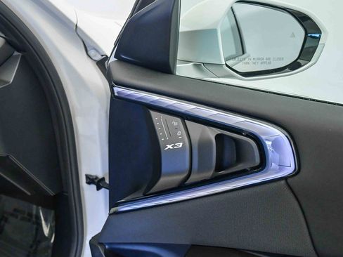 Used 2025 BMW X3 xDrive30i w/ Convenience Package image 17