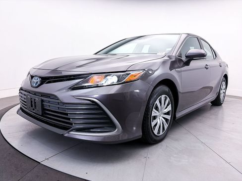 Used 2021 Toyota Camry LE w/ Audio Upgrade Package FWD image 13