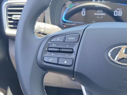 New 2026 Hyundai Venue SEL FWD image 7