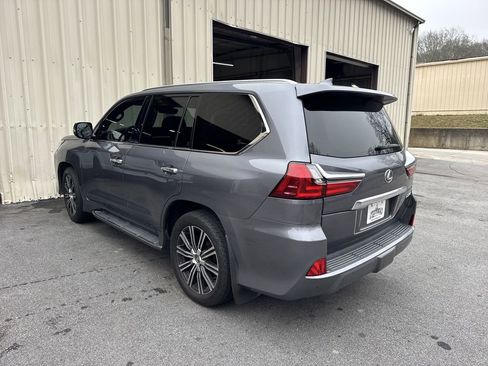 Used 2018 Lexus LX 570 4WD w/ Luxury Package image 5