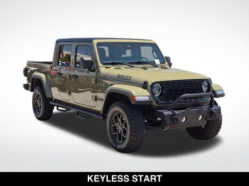 Used 2025 Jeep Gladiator Sport AWD/4WD image 2