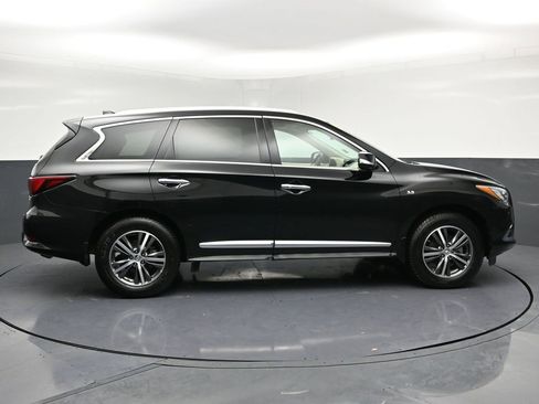 Used 2019 INFINITI QX60 Luxe w/ Essential Package image 3