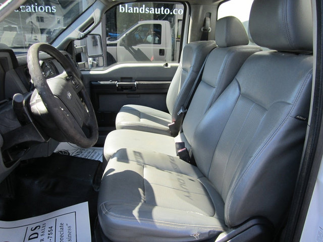 Used 2014 Ford F550 2WD Regular Cab Super Duty image 7