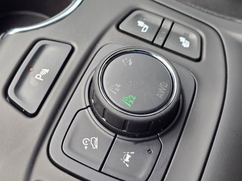 Used 2024 GMC Terrain SLT w/ Tech Package AWD/4WD image 36