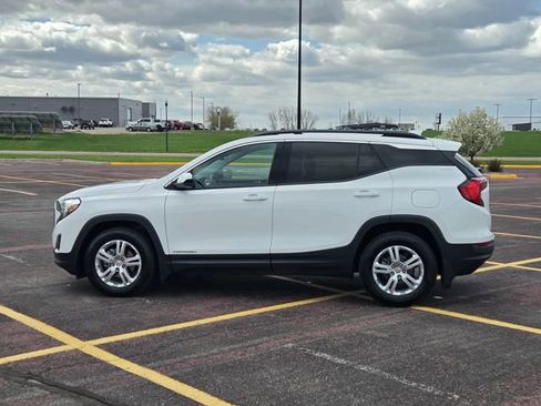 Used 2020 GMC Terrain SLE w/ Driver Convenience Package FWD image 7