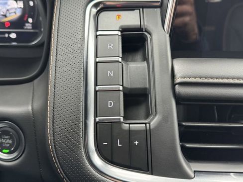 Used 2024 GMC Yukon AT4 w/ Technology Package image 16