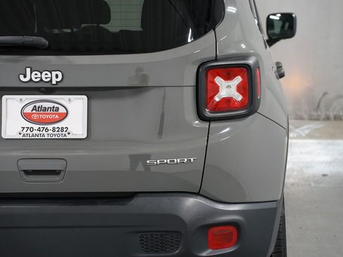 Used 2020 Jeep Renegade Sport w/ Sport Appearance Group image 10