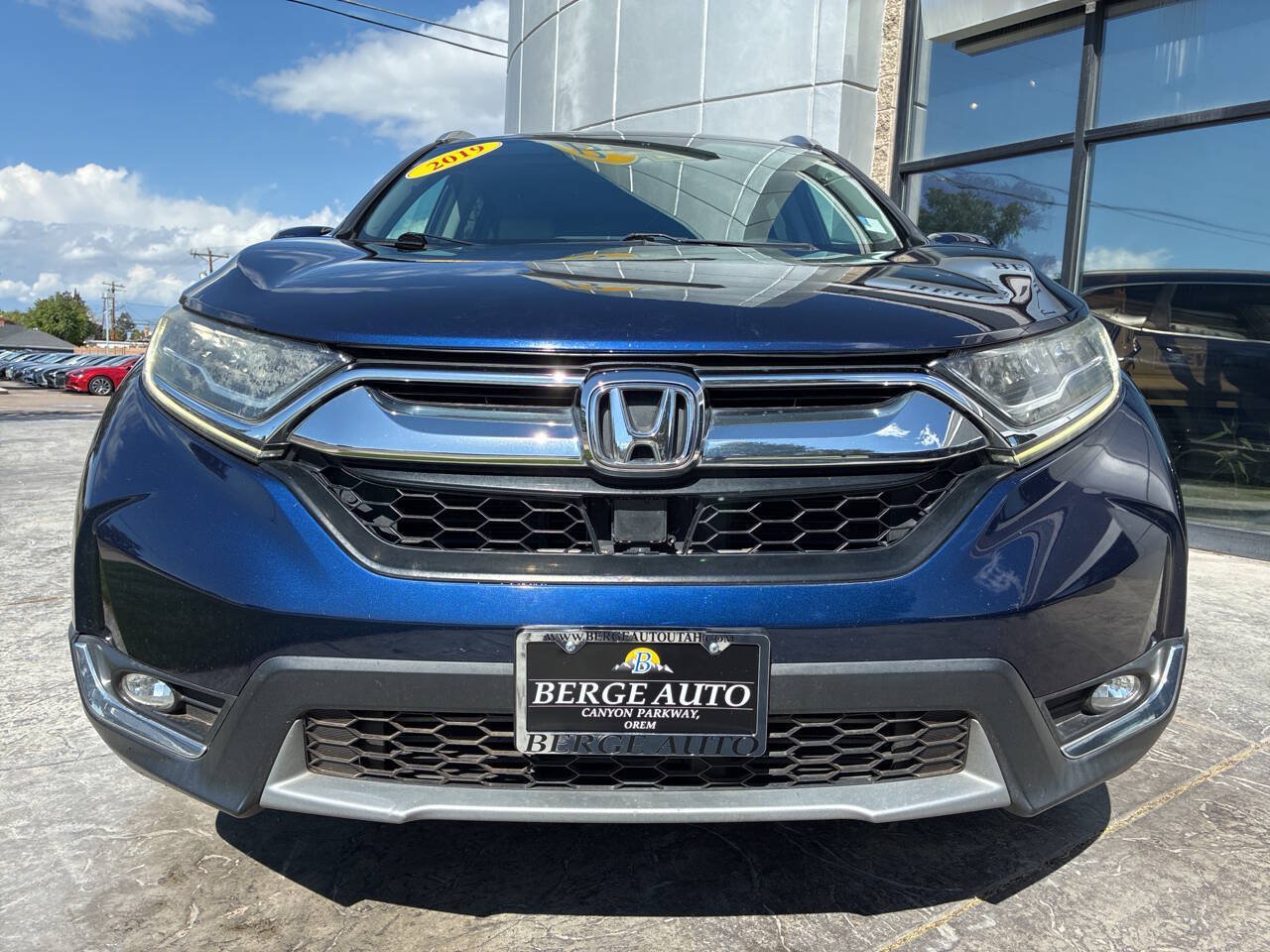 Used 2019 Honda CR-V Touring image 2