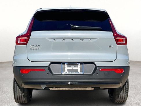 Used 2026 Volvo XC40 B4 Core FWD image 7