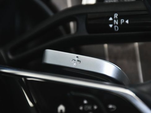 Used 2025 Mercedes-Benz E 450 4MATIC Sedan image 37