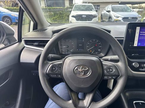 Used 2023 Toyota Corolla LE image 14