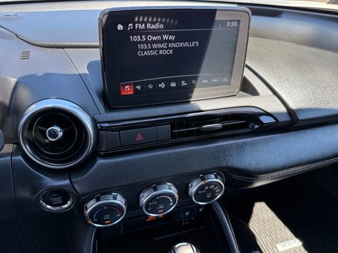 Used 2022 MAZDA MX-5 Miata Grand Touring w/ Weather Package RWD image 15