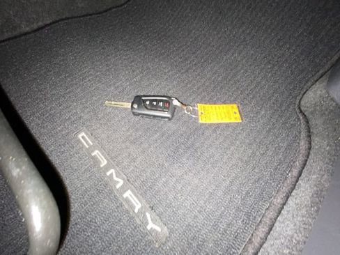 Used 2020 Toyota Camry LE FWD image 29