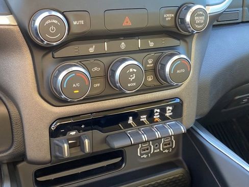 Used 2021 RAM 1500 Big Horn image 16