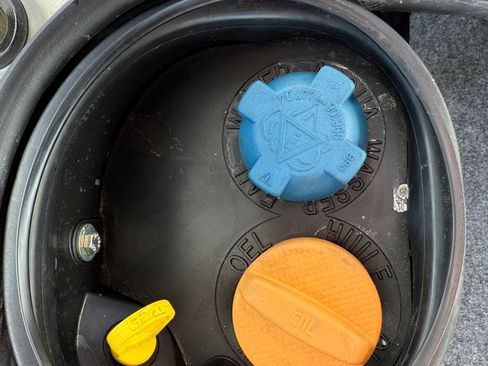 Used 1998 Porsche Boxster image 28