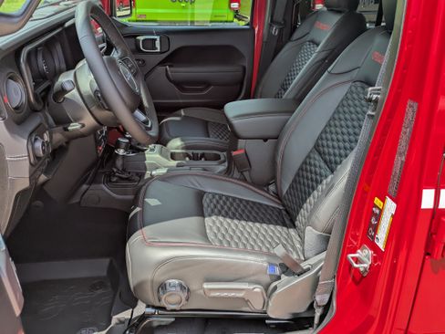 New 2026 Jeep Wrangler Unlimited Rubicon AWD/4WD image 10