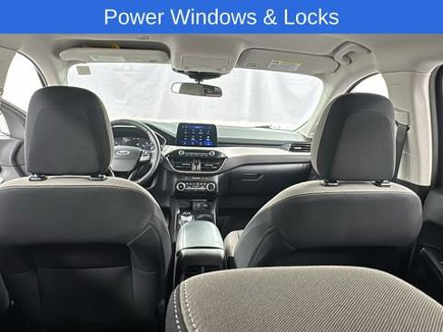 Used 2022 Ford Escape SE w/ Cold Weather Package image 17