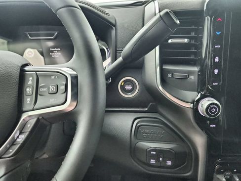 New 2026 RAM 2500 Laramie AWD/4WD image 27