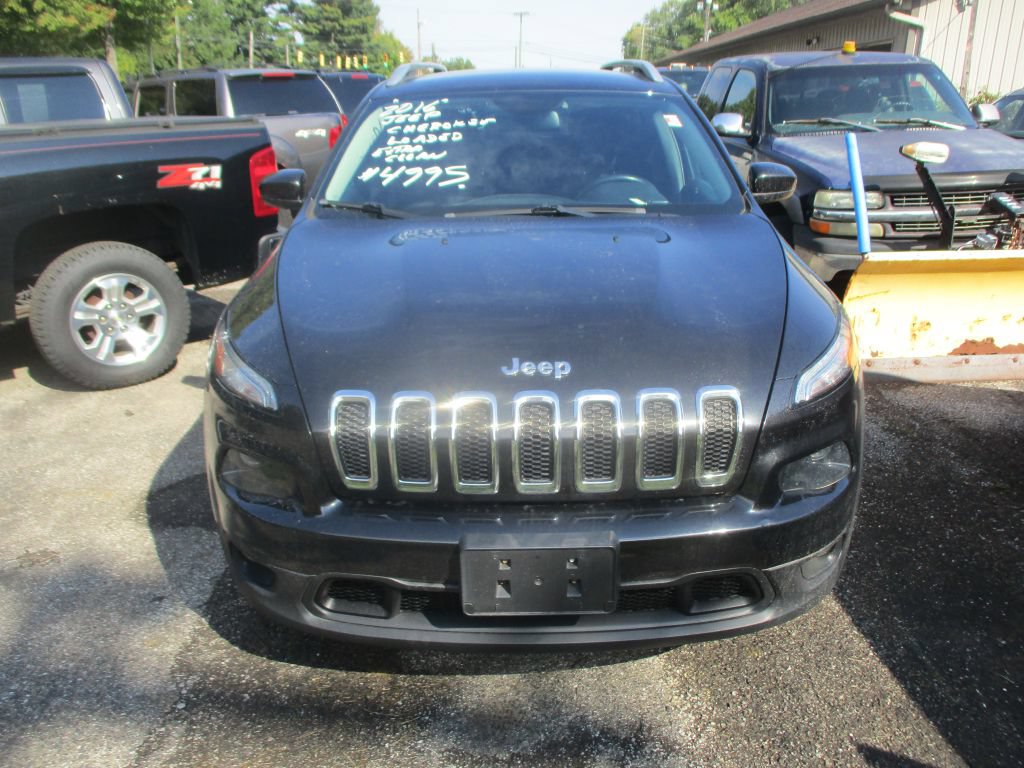 Used 2016 Jeep Cherokee Latitude w/ Cold Weather Group FWD image 3