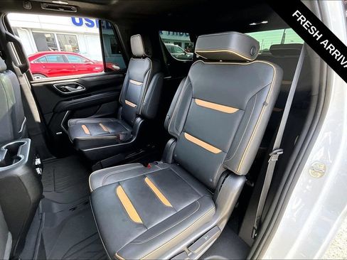 Used 2023 GMC Yukon AT4 w/ Technology Package AWD/4WD image 6