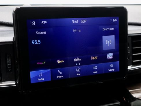 Used 2022 Ford Explorer Limited w/ Equipment Group 301A image 3