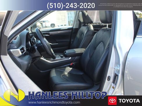 Certified 2024 Toyota Highlander Platinum AWD/4WD image 13