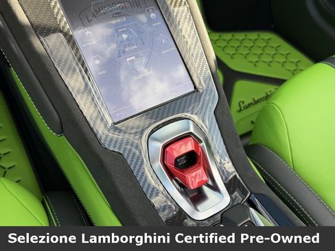 Used 2023 Lamborghini Huracan EVO image 28