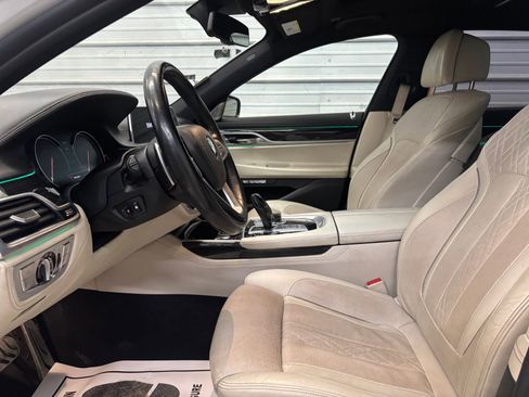 Used 2016 BMW 750i xDrive image 11