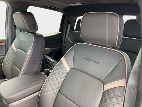 New 2026 GMC Canyon Denali w/ LPO, Denali Black Edition AWD/4WD image 19