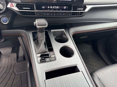 Used 2024 Toyota Sienna XSE image 27