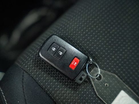 Used 2018 Toyota RAV4 XLE w/ Plus Extra Value Package AWD/4WD image 41