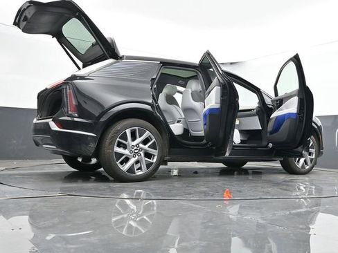 New 2025 Cadillac Optiq Luxury 1 w/ LPO, Floor Liner Package image 69