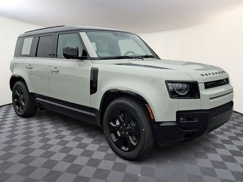 New 2026 Land Rover Defender 110 X-Dynamic SE image 5