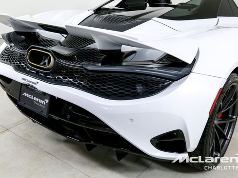 Used 2026 McLaren 750S Spider RWD image 31