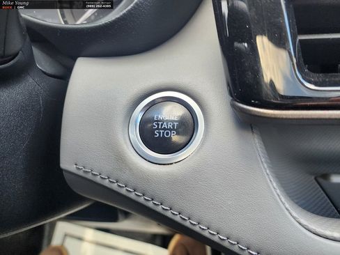 Used 2020 Toyota Highlander XLE image 40