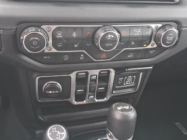 Used 2026 Jeep Wrangler Unlimited Sahara AWD/4WD image 15