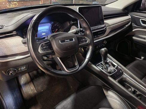 Used 2022 Jeep Compass Latitude w/ Convenience Group AWD/4WD image 4