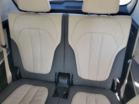 Used 2024 BMW X7 M60i w/ Executive Package image 29