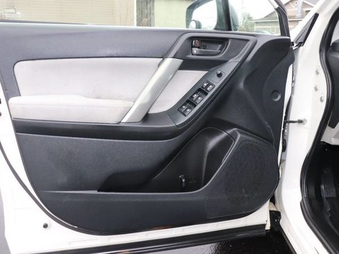 Used 2015 Subaru Forester 2.5i w/ Alloy Wheel Package image 15