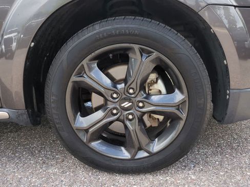 Used 2018 Dodge Journey Crossroad w/ Nav & Sun Group FWD image 11