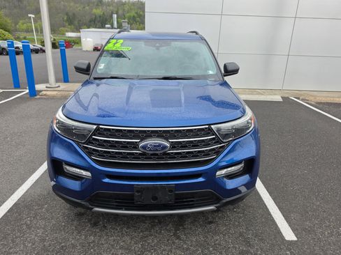 Used 2022 Ford Explorer XLT w/ Equipment Group 202A AWD/4WD image 9