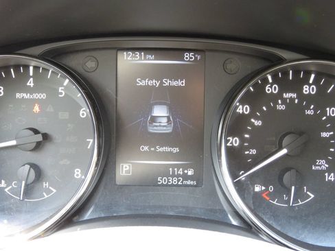 Used 2017 Nissan Rogue SV w/ SV Premium Package AWD/4WD image 21