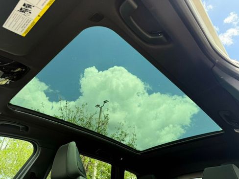 Used 2025 BMW X3 xDrive30i w/ Premium Package image 7